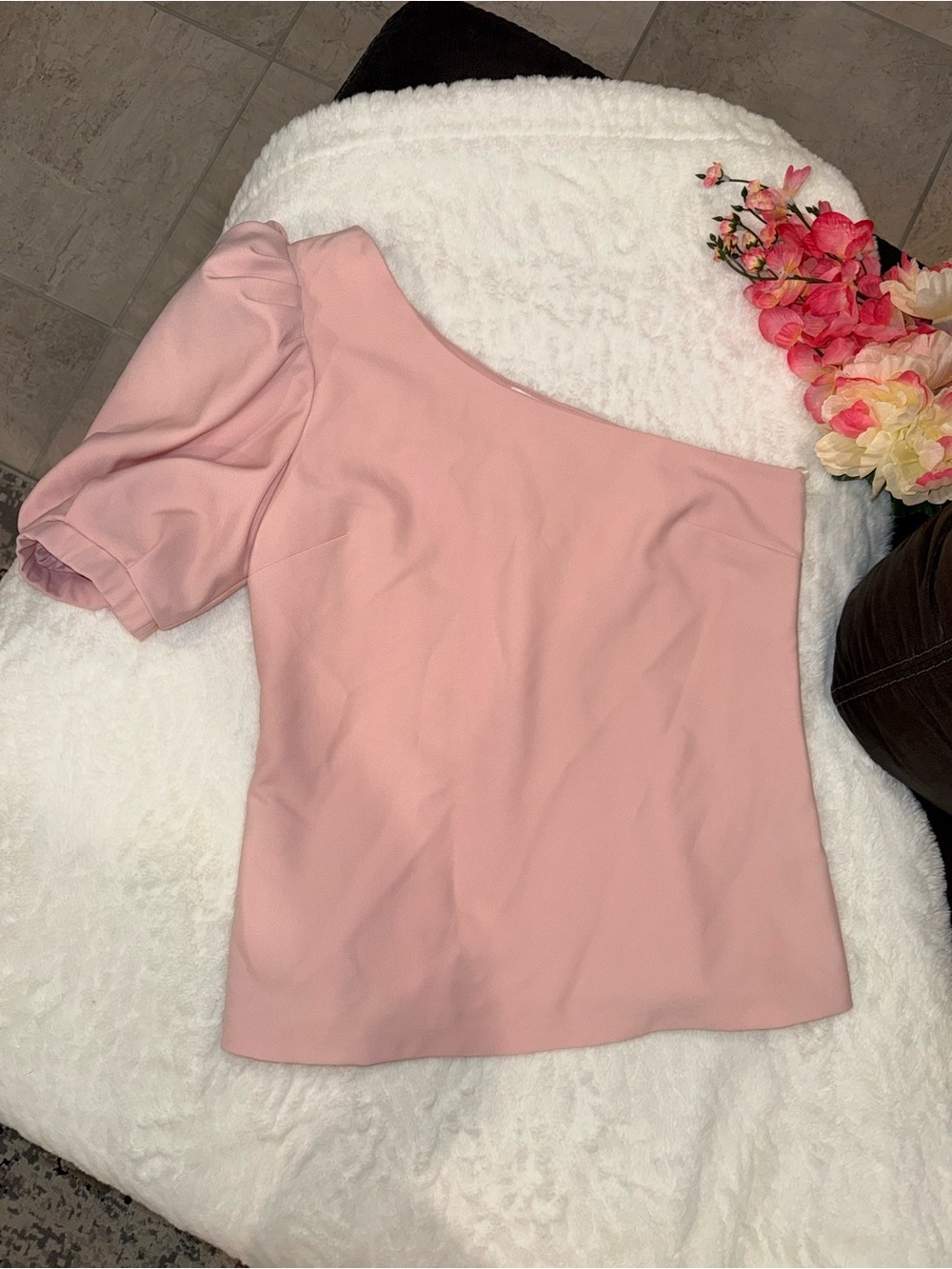 NWT One-Shoulder Puff Sleeve Crop Top in Light Pink Size S